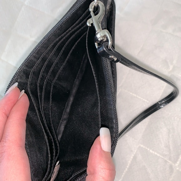 Coach Wristlet 🖤 - Picture 4 of 4